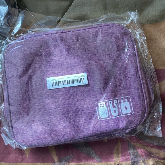 🌺 Electronic travel bag storage. New never out of wrapping. Black Available - Picture 6 of 7